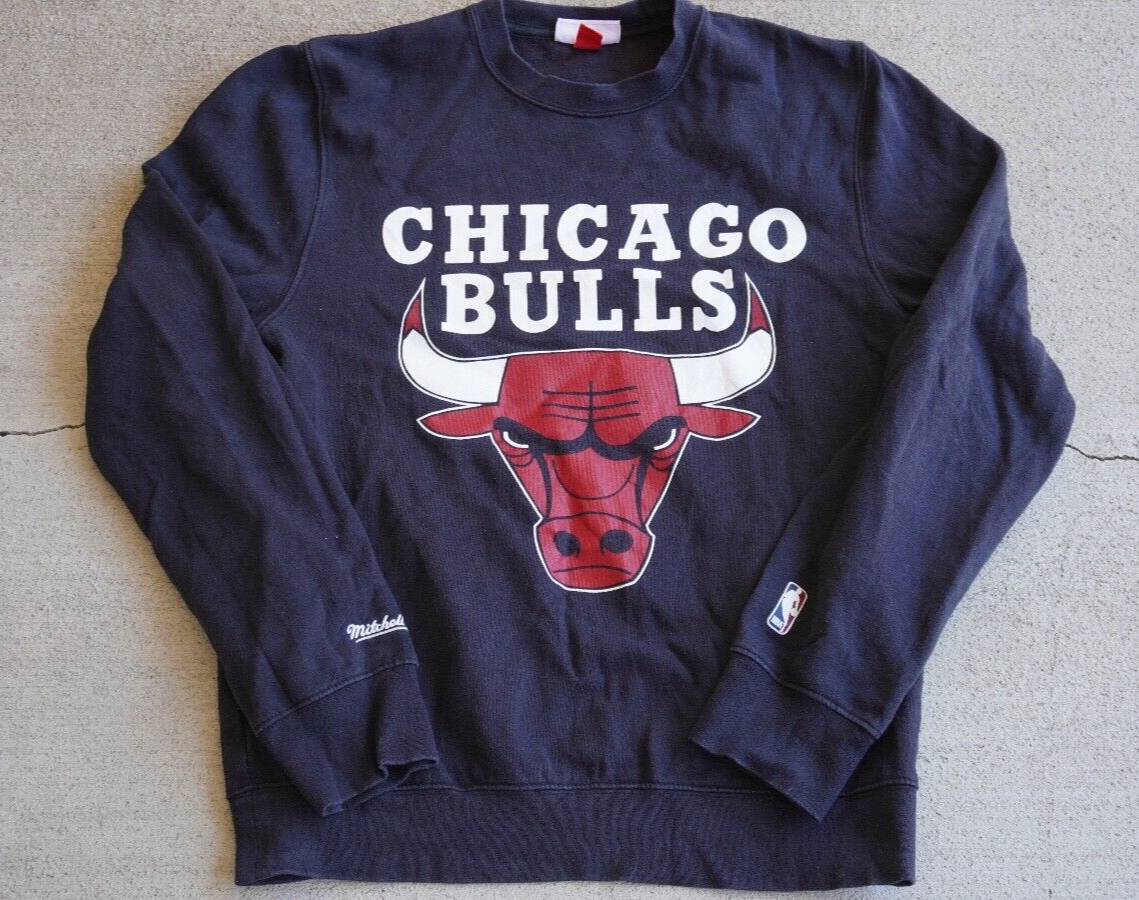 Vintage Y2K Mitchell & Ness Chicago Bulls Crewneck Sweatshirt