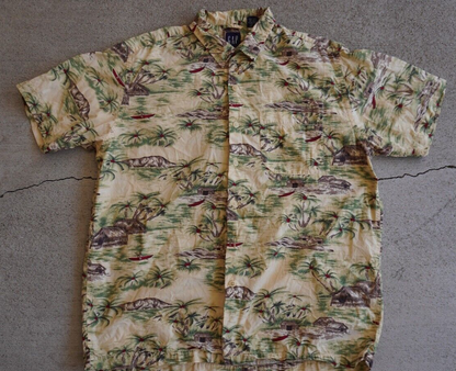 Vintage Y2K Gap Hawaiian Button Up Shirt